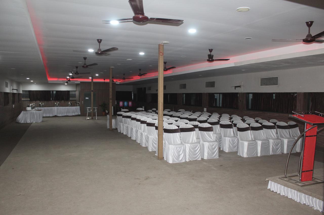 Hotel Avadh Nagpur Eksteriør bilde